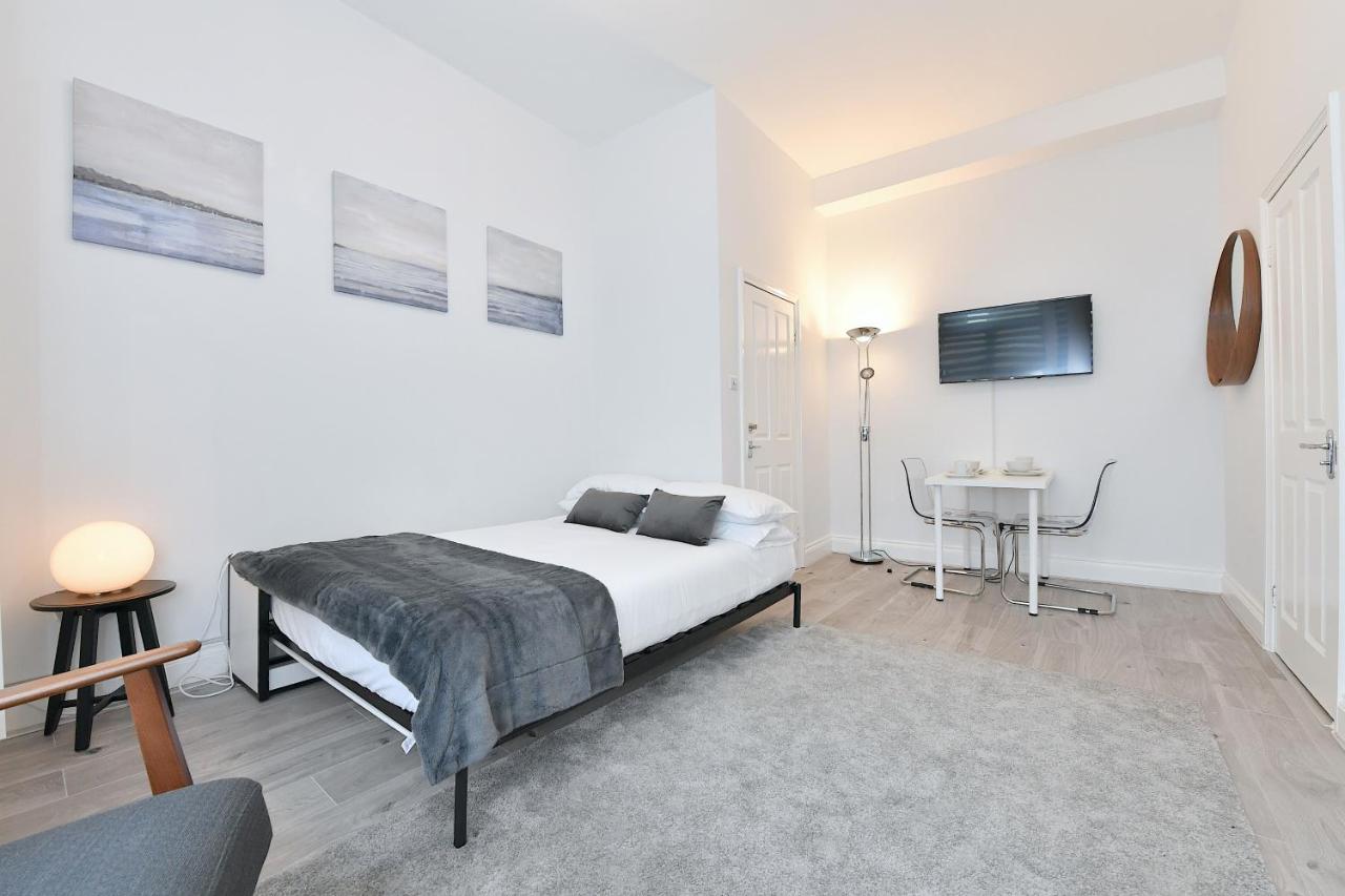 London Studios Very Close To Central Line Underground Shepherds Bush And Westfield Newly Refurbished מראה חיצוני תמונה