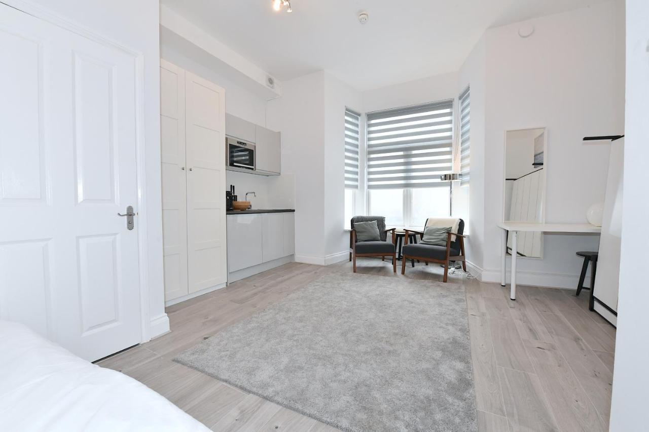 London Studios Very Close To Central Line Underground Shepherds Bush And Westfield Newly Refurbished מראה חיצוני תמונה