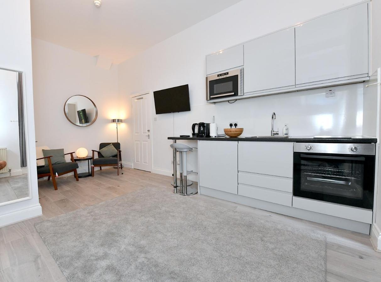 London Studios Very Close To Central Line Underground Shepherds Bush And Westfield Newly Refurbished מראה חיצוני תמונה