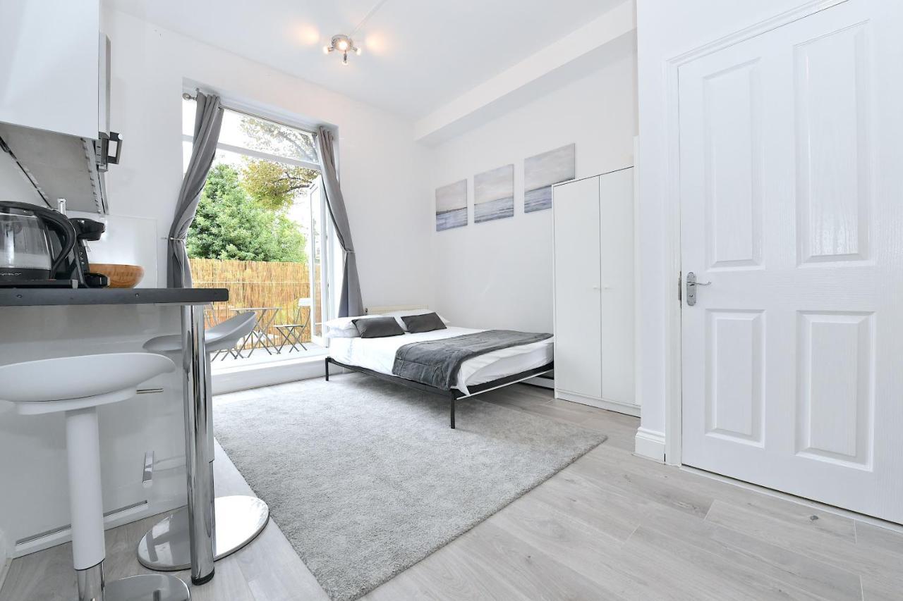 London Studios Very Close To Central Line Underground Shepherds Bush And Westfield Newly Refurbished מראה חיצוני תמונה