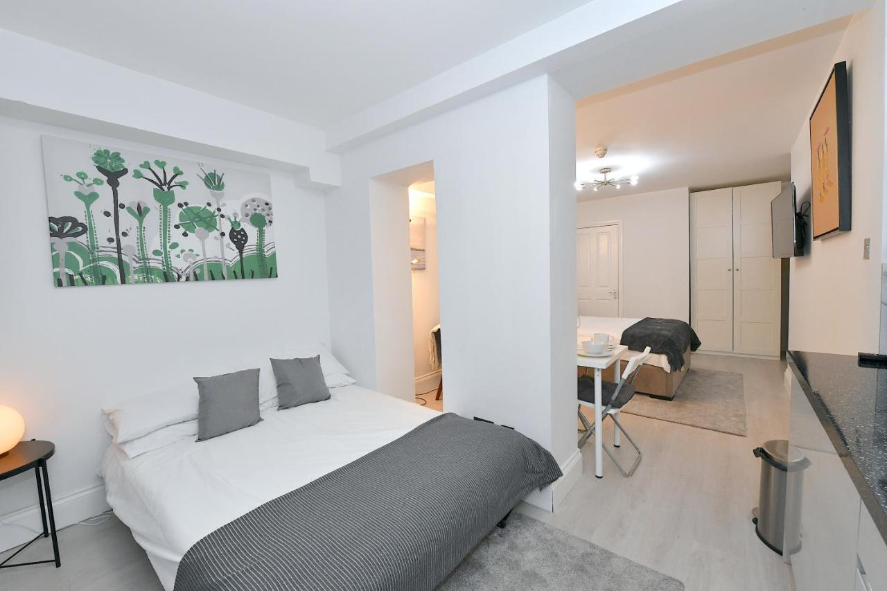 London Studios Very Close To Central Line Underground Shepherds Bush And Westfield Newly Refurbished מראה חיצוני תמונה