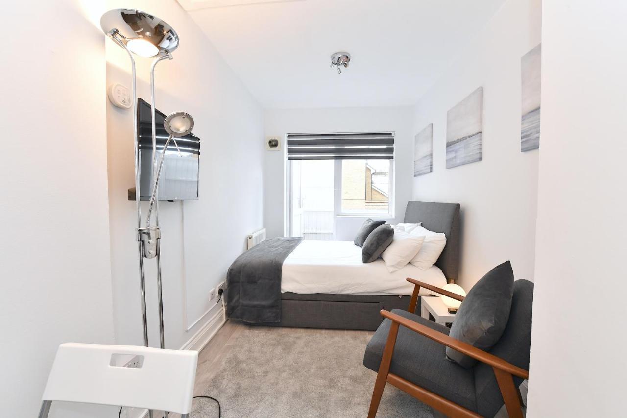 London Studios Very Close To Central Line Underground Shepherds Bush And Westfield Newly Refurbished מראה חיצוני תמונה