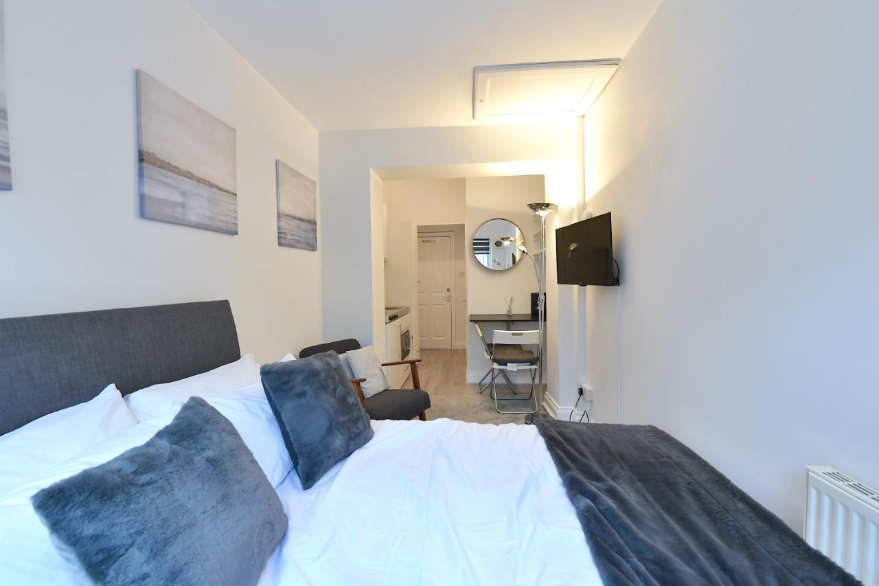 London Studios Very Close To Central Line Underground Shepherds Bush And Westfield Newly Refurbished מראה חיצוני תמונה