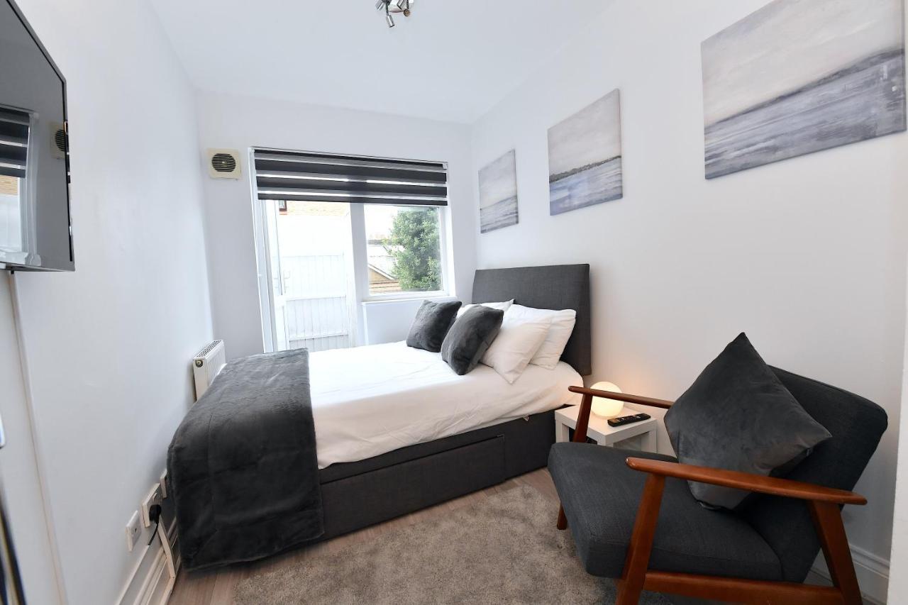 London Studios Very Close To Central Line Underground Shepherds Bush And Westfield Newly Refurbished מראה חיצוני תמונה