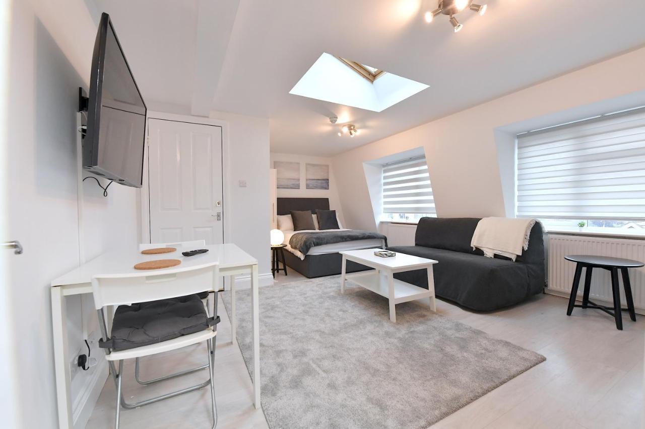 London Studios Very Close To Central Line Underground Shepherds Bush And Westfield Newly Refurbished מראה חיצוני תמונה