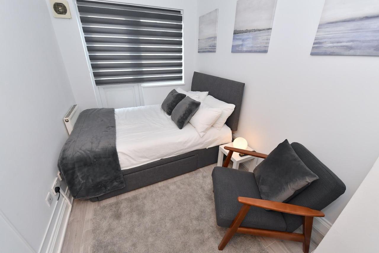 London Studios Very Close To Central Line Underground Shepherds Bush And Westfield Newly Refurbished מראה חיצוני תמונה