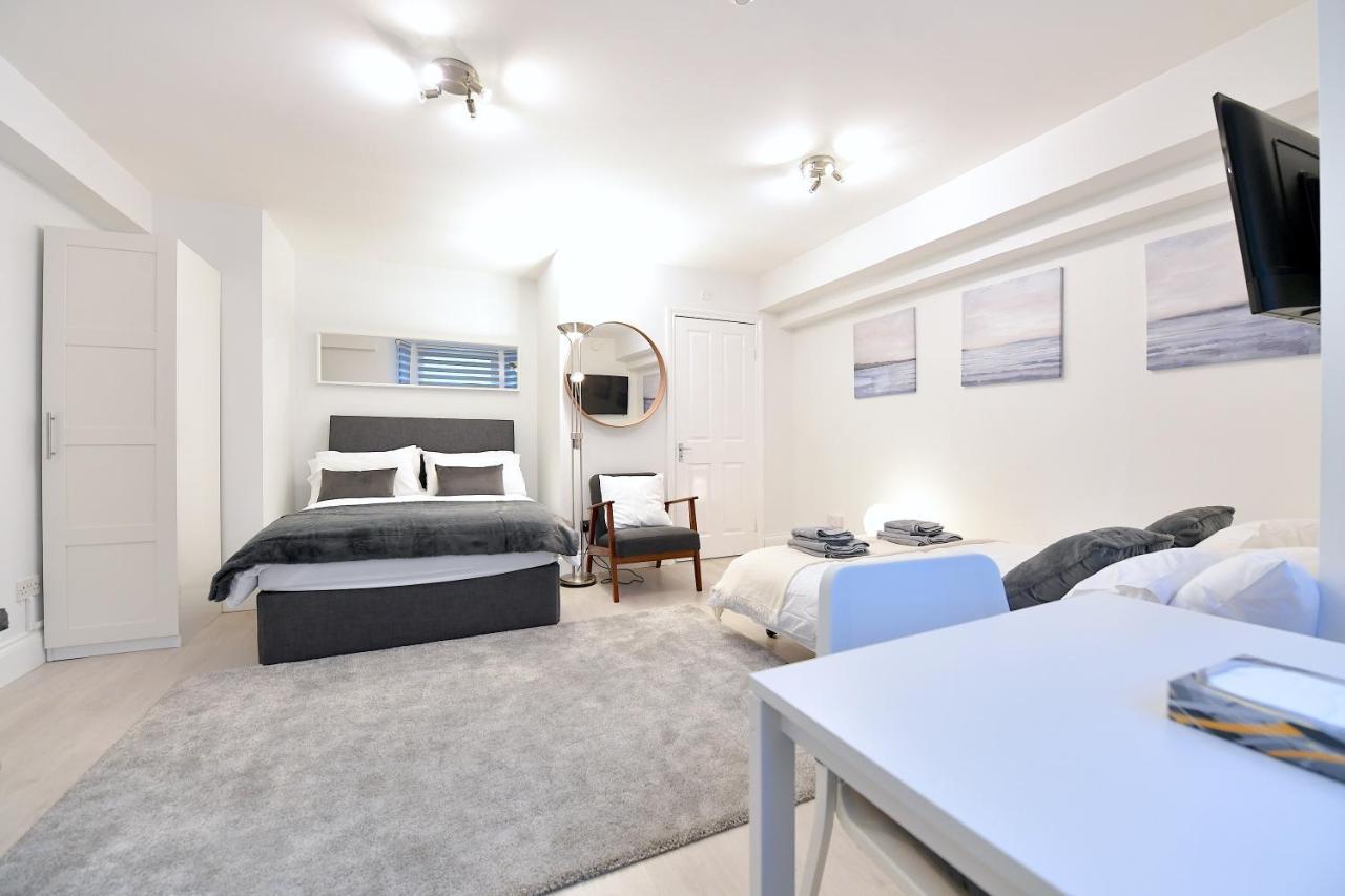 London Studios Very Close To Central Line Underground Shepherds Bush And Westfield Newly Refurbished מראה חיצוני תמונה