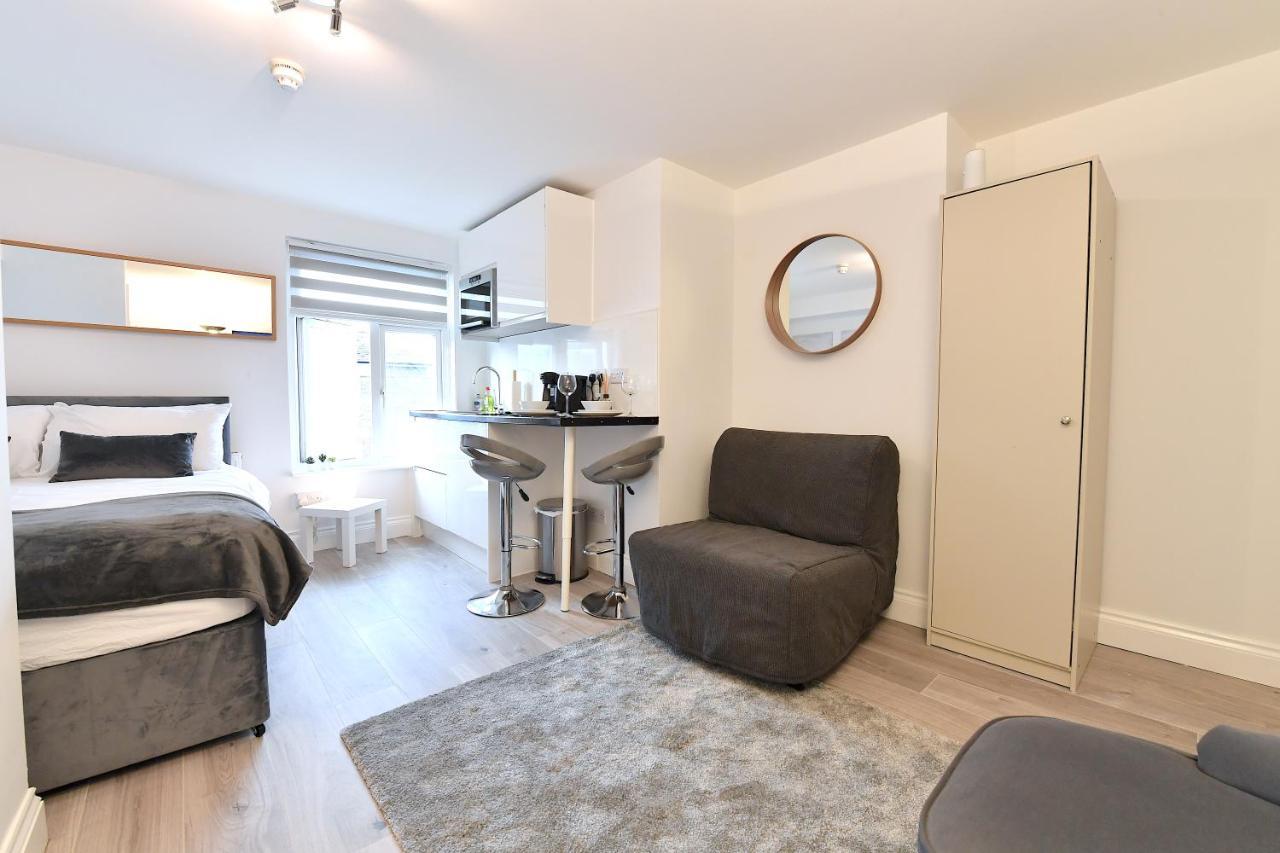 London Studios Very Close To Central Line Underground Shepherds Bush And Westfield Newly Refurbished מראה חיצוני תמונה