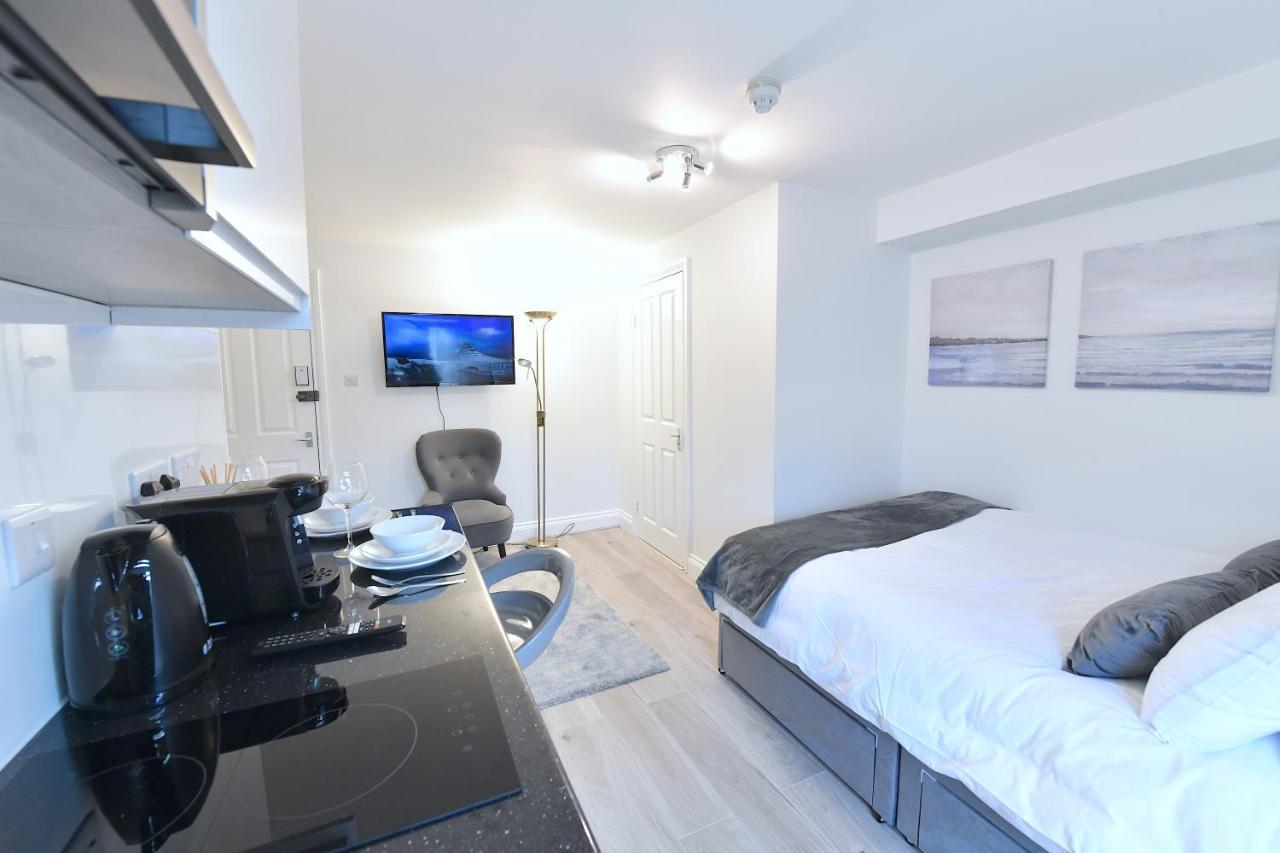 London Studios Very Close To Central Line Underground Shepherds Bush And Westfield Newly Refurbished מראה חיצוני תמונה