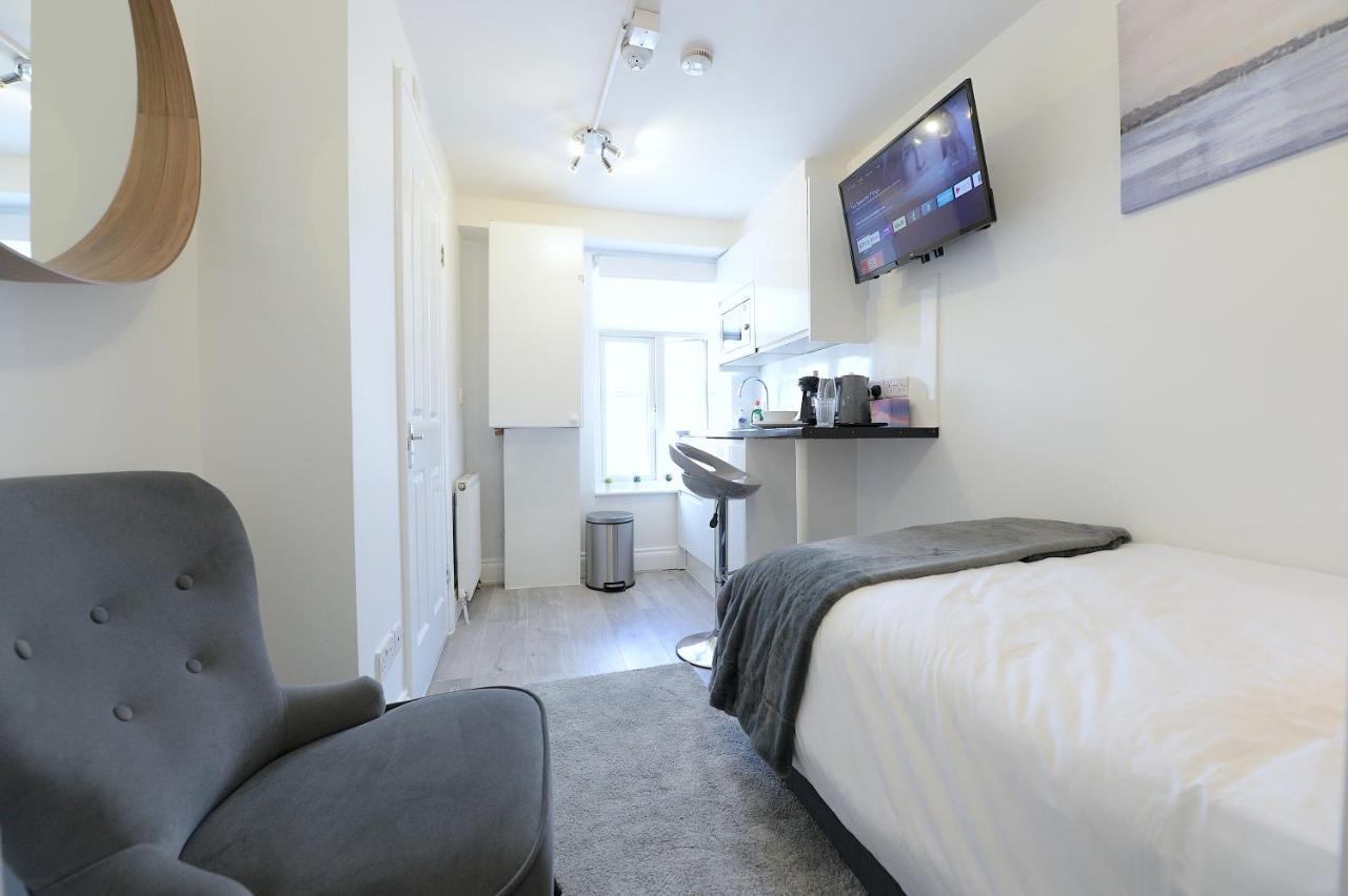 London Studios Very Close To Central Line Underground Shepherds Bush And Westfield Newly Refurbished מראה חיצוני תמונה