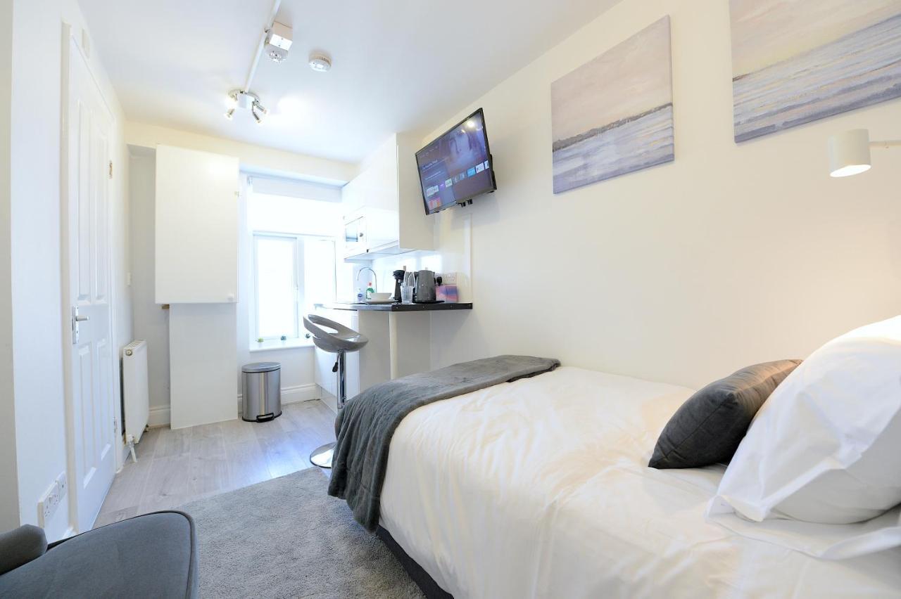 London Studios Very Close To Central Line Underground Shepherds Bush And Westfield Newly Refurbished מראה חיצוני תמונה